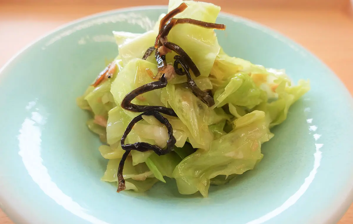 キャベツの塩昆布和え